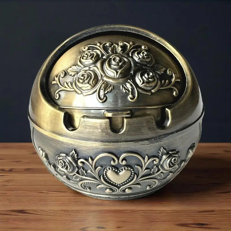 Windproof Vintage Metal Ashtray with Lid – Rose Embossed Covered Metal Ashtray Nixie