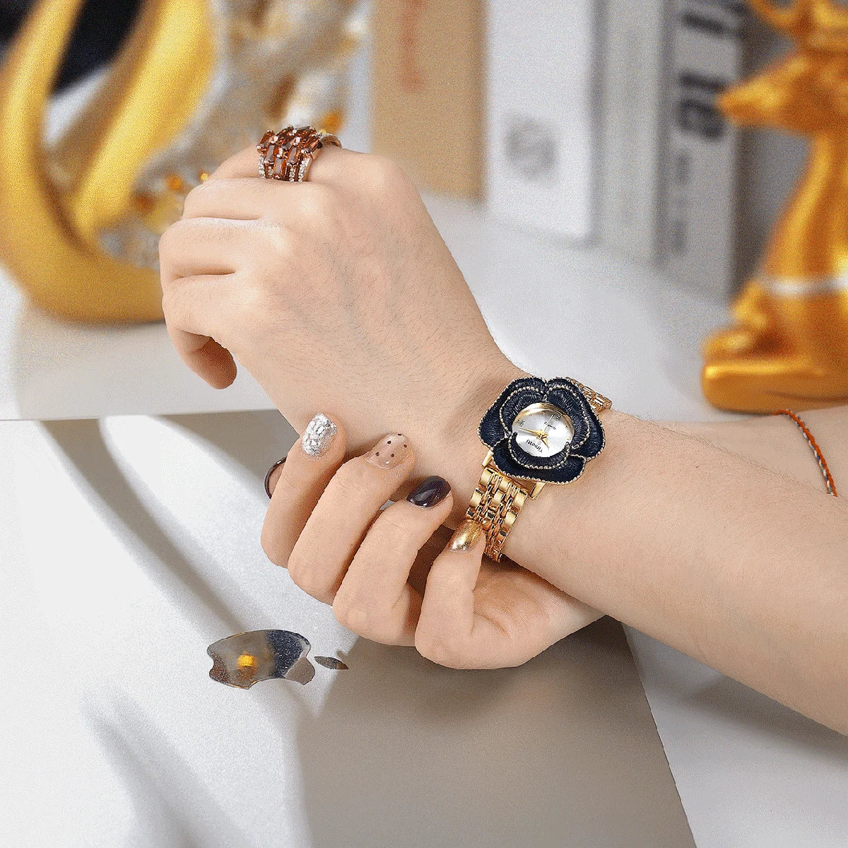 Timetti Camellia 3D Quartz Watch – Light Luxury Gift Women's Quartz Watch Nixie