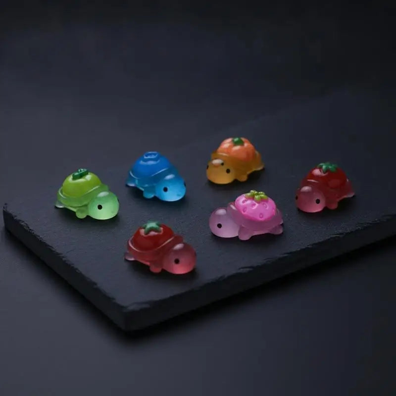 50Pcs Glow in Dark Cartoon Turtle Resin Figurines Mini Decor Resin Mini Figurines Nixie