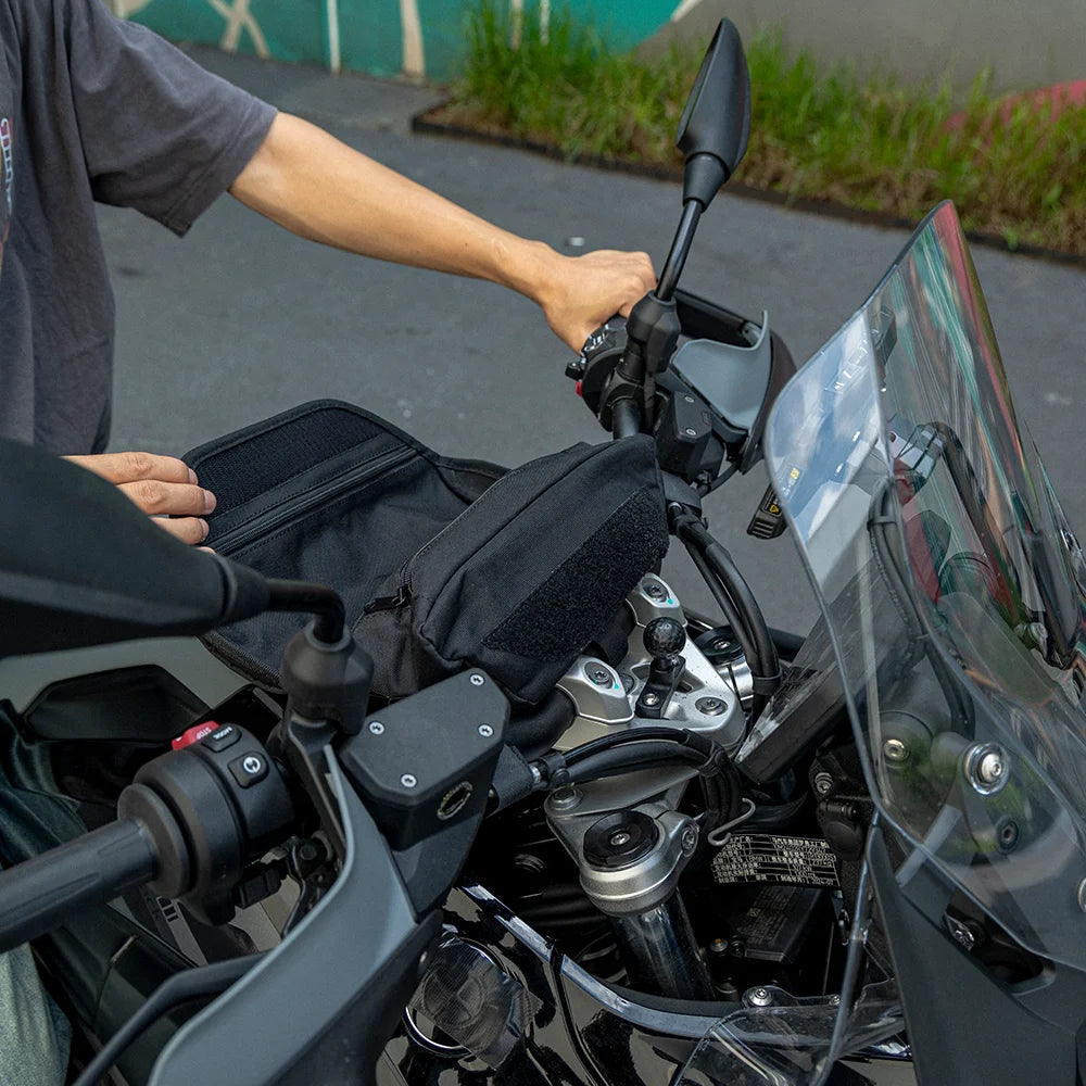 KEMITOUR Motorcycle Handlebar Bag – Universal ADV Front Pouch Motorcycle Handlebar Bag Nixie