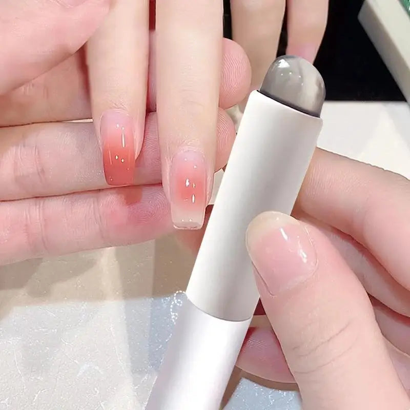 Silicone Lip Brush with Cover – Mini Portable Cosmetic Tool Lip Makeup Brush Nixie