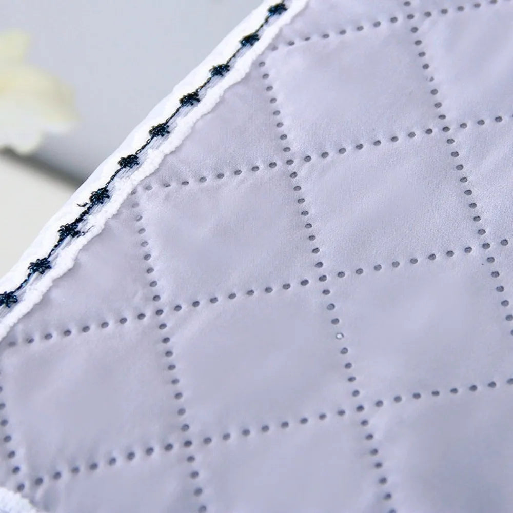 Lace Air Fryer Dust Cover – Oil-Resistant Appliance Protector
