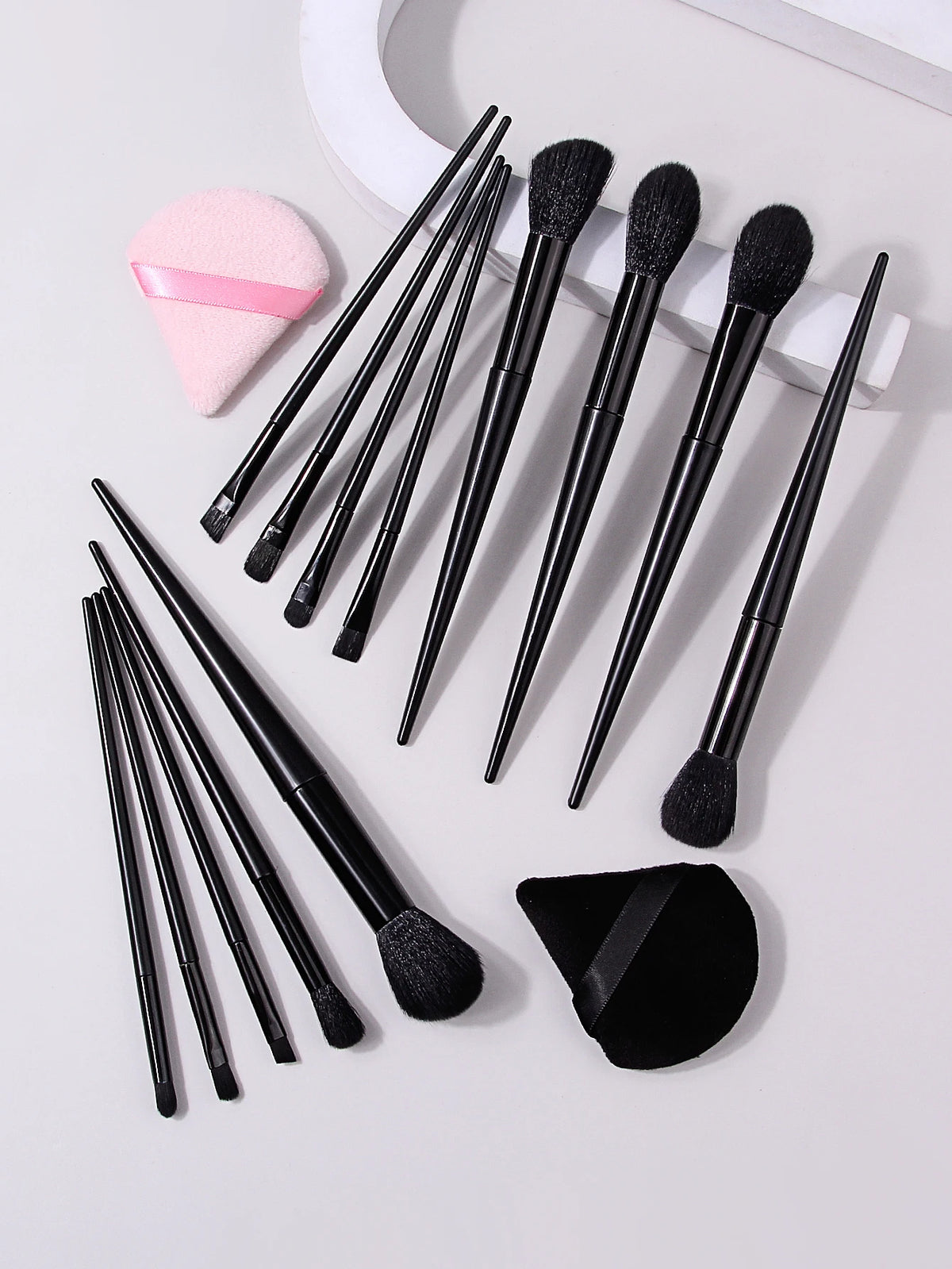 Nixie 15pc Makeup Brush Set – Foundation, Powder & Eyeshadow Makeup Brush Set Nixie