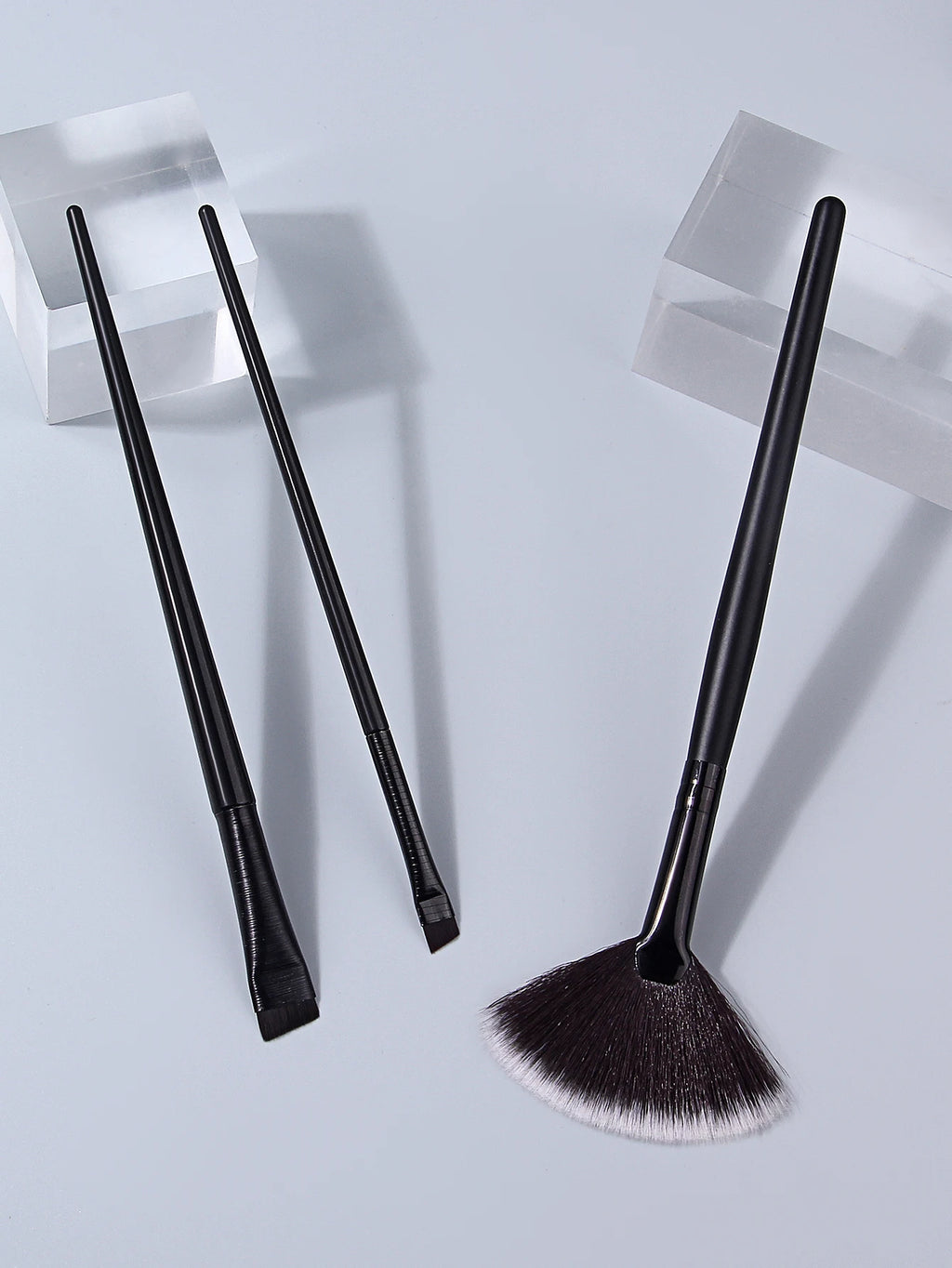3-Piece Fan Highlighter & Angled Eyebrow Makeup Brush Set Makeup Brush Set Nixie
