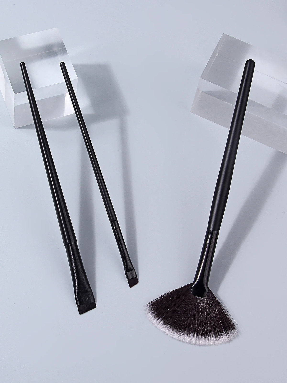 3-Piece Fan Highlighter & Angled Eyebrow Makeup Brush Set Makeup Brush Set Nixie