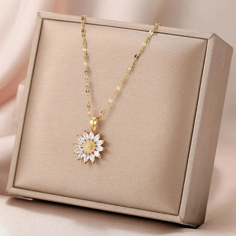 Gold Flower Pendant Necklace with Zirconia – Women's Jewelry Pendant Necklace Nixie