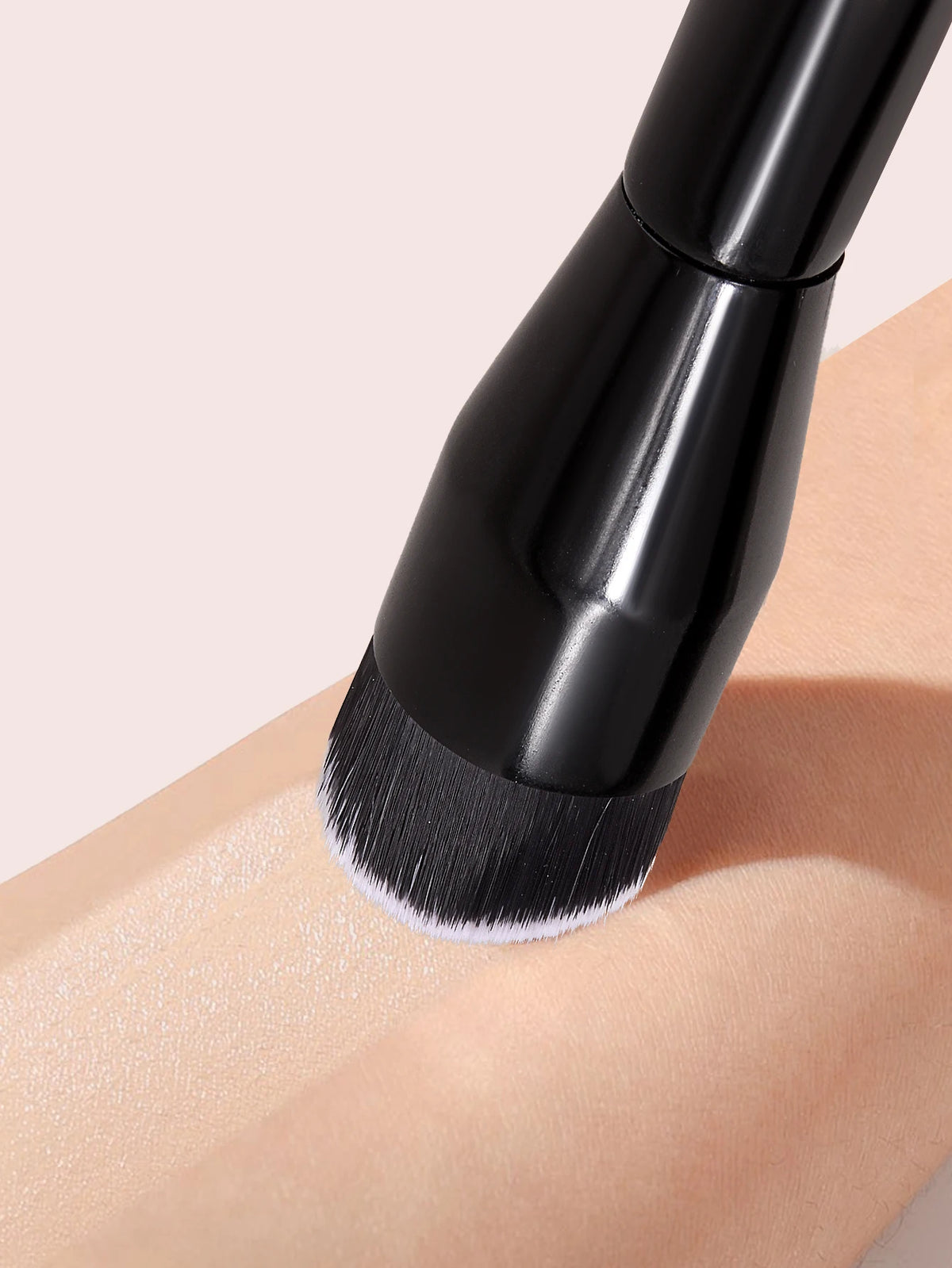 Nixie Facial Makeup Brush – Foundation, Blush & Contour Makeup Brush Nixie