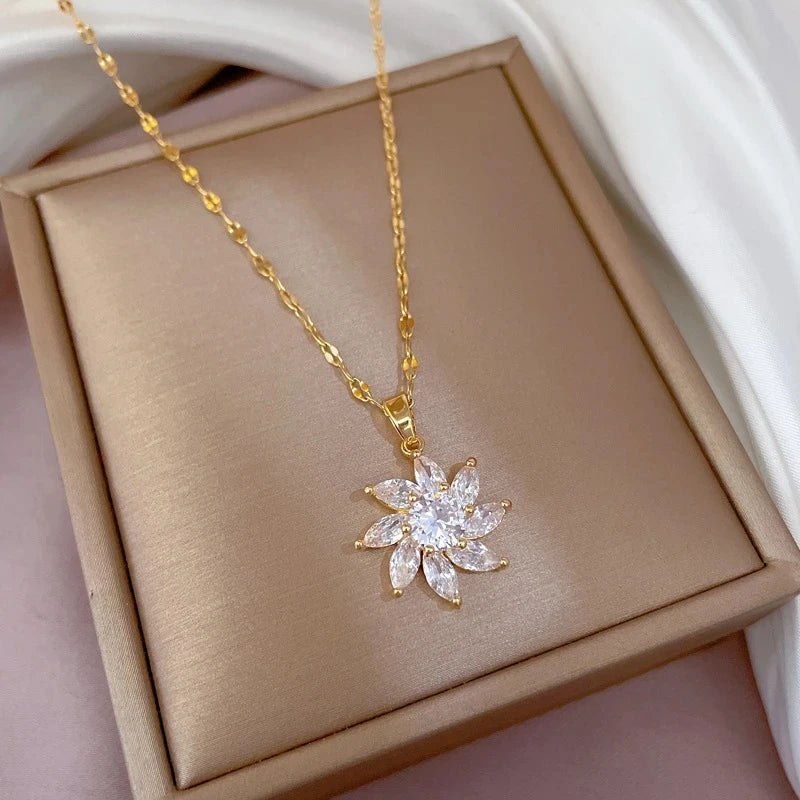Women's Minimalist Flower Pendant Choker Necklace – Gold Pendant Choker Necklace Nixie XL2606-326