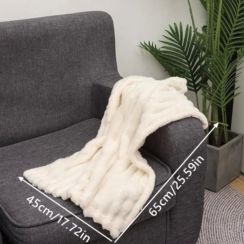 Double-Sided Coral Fleece Bunny Blanket – Soft & Breathable Fleece Throw Blanket Nixie