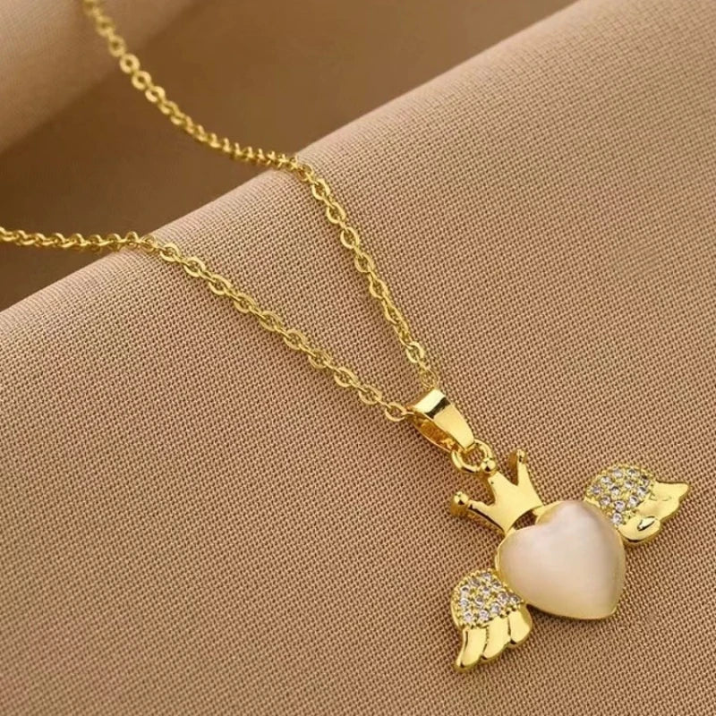 Women's Love Heart Wings Pendant Necklace – Gold Plated Pendant Necklace Nixie