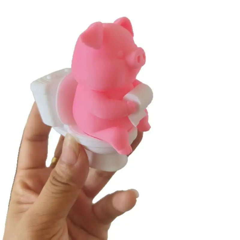 3D Printed Pig on Toilet Figurine – Funny Cartoon Desk Décor Novelty Figurine Nixie