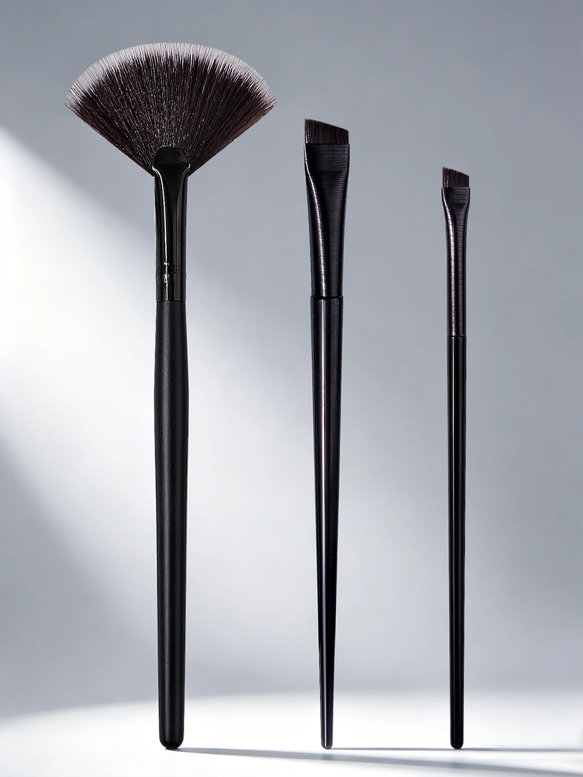 3-Piece Fan Highlighter & Angled Eyebrow Makeup Brush Set Makeup Brush Set Nixie