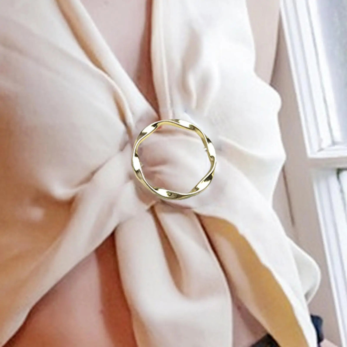 4pcs Metal Scarf Ring Clips – Pearl & Crystal Brooches for Women Scarf Clip Brooch Nixie
