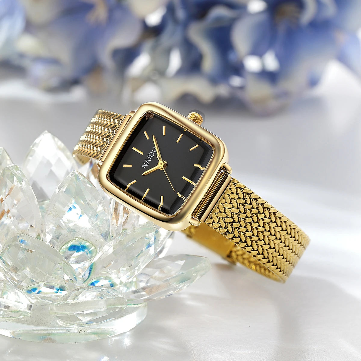 Women's Retro Small Square Quartz Watch – Steel Strap