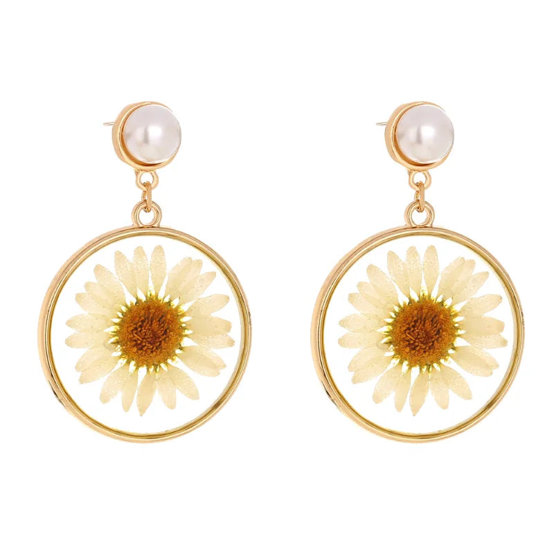 Resin Daisy Bee Pendant Necklace & Earrings Handmade Jewelry Set Jewelry Set Nixie