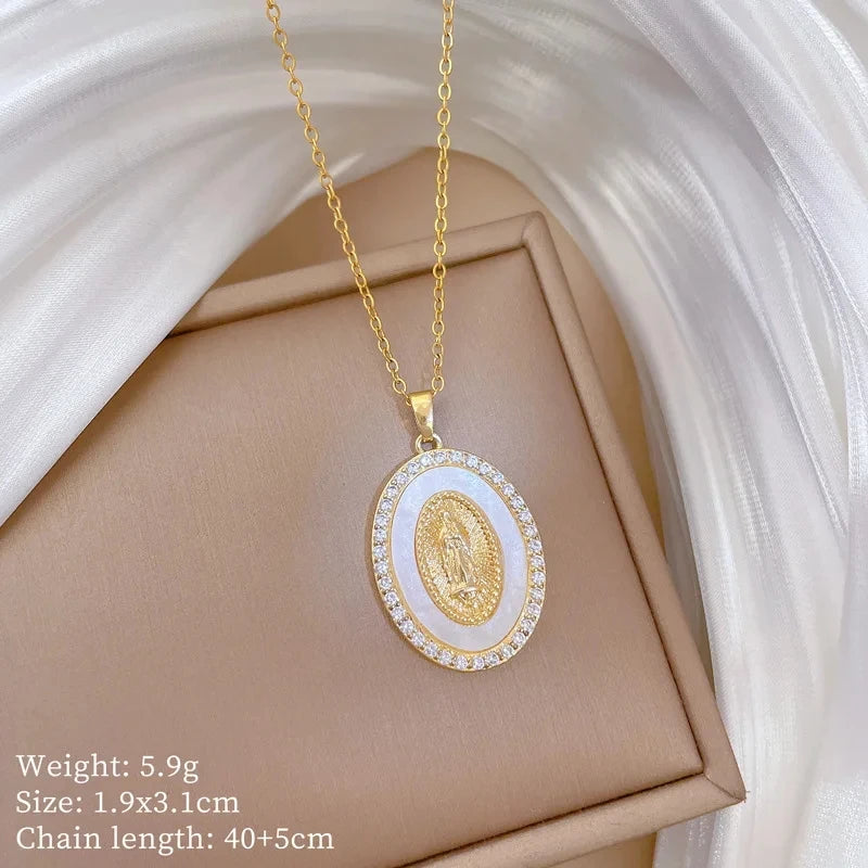 Egg-Shape Portrait Pendant Necklace | Gold Clavicle Chain Pendant Necklace Nixie XL2606-686