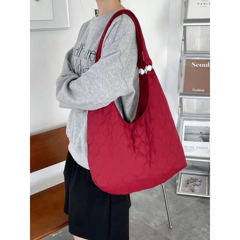 Korean Quilted Shoulder Bag – Large Capacity Women's Tote Quilted Shoulder Bag Nixie