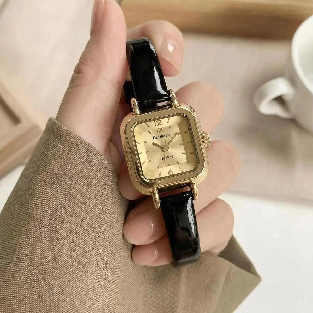REBIRTH Women's Retro Quartz Watch – Oval Dial & Leather Strap Women's Quartz Watch Nixie