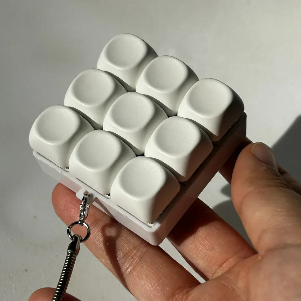 DIY Keyboard Keycap Fidget Keychain Clicker Toy – 4 or 9 Keys Fidget Keychain Toy Nixie