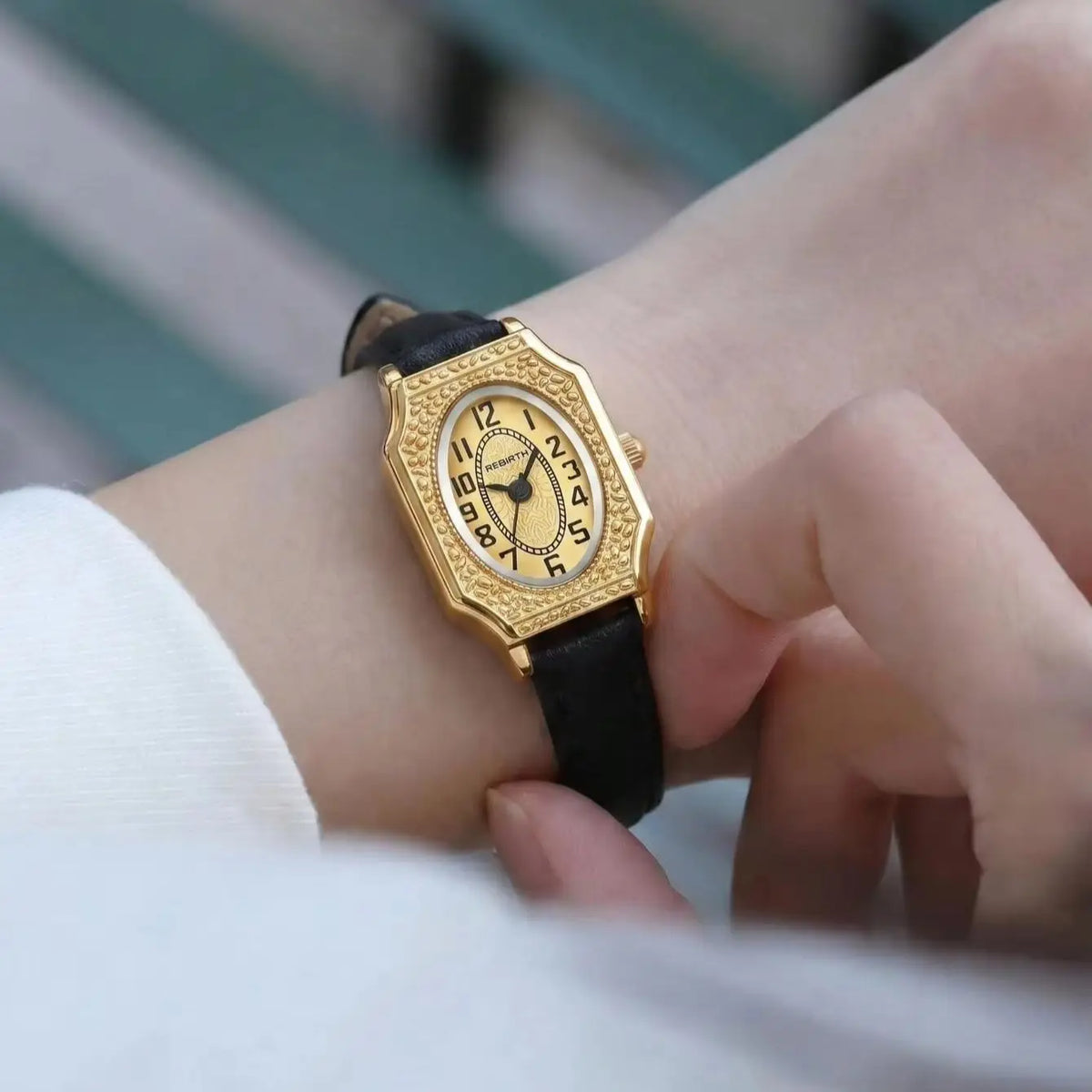 REBIRTH Women's Retro Quartz Watch – Oval Dial & Leather Strap Women's Quartz Watch Nixie