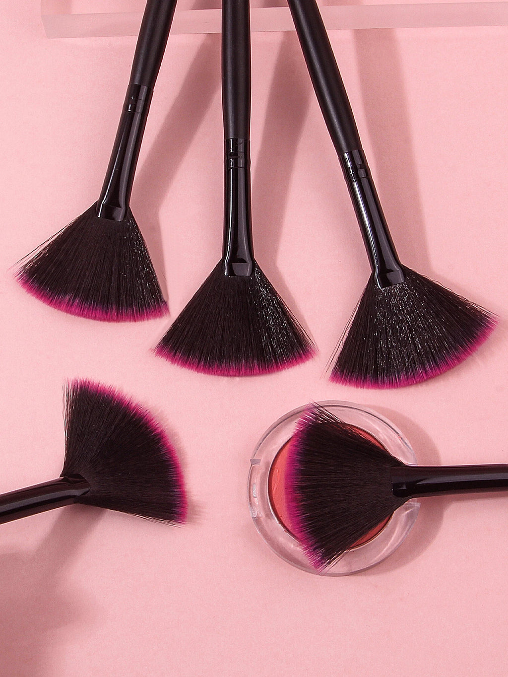 Fan Shape Foundation & Facial Mask Makeup Brushes – 1/3/6 PCS Makeup Brush Set Nixie