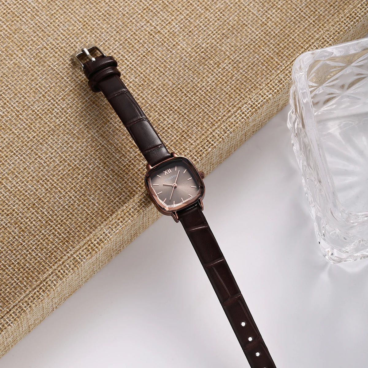 REBIRTH Casual Quartz Watch – Leather Band, Minimalist Dial Quartz Wristwatch Nixie