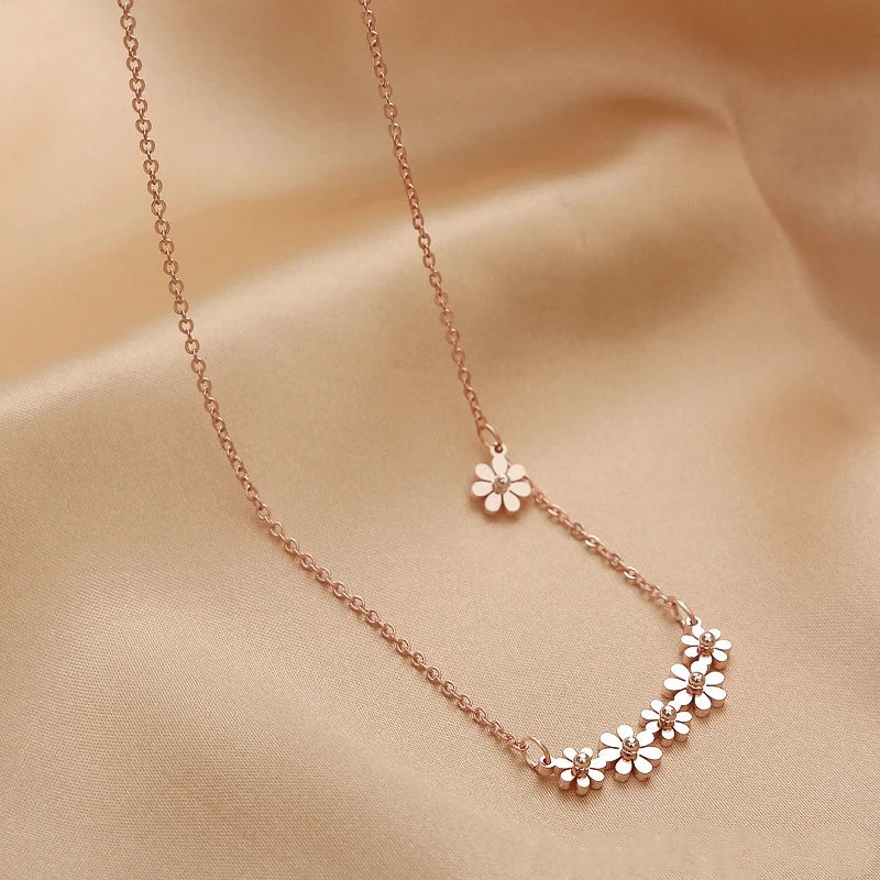 Petal Stainless Steel Pendant Necklace – Women's Fashion Jewelry Pendant Necklace Nixie