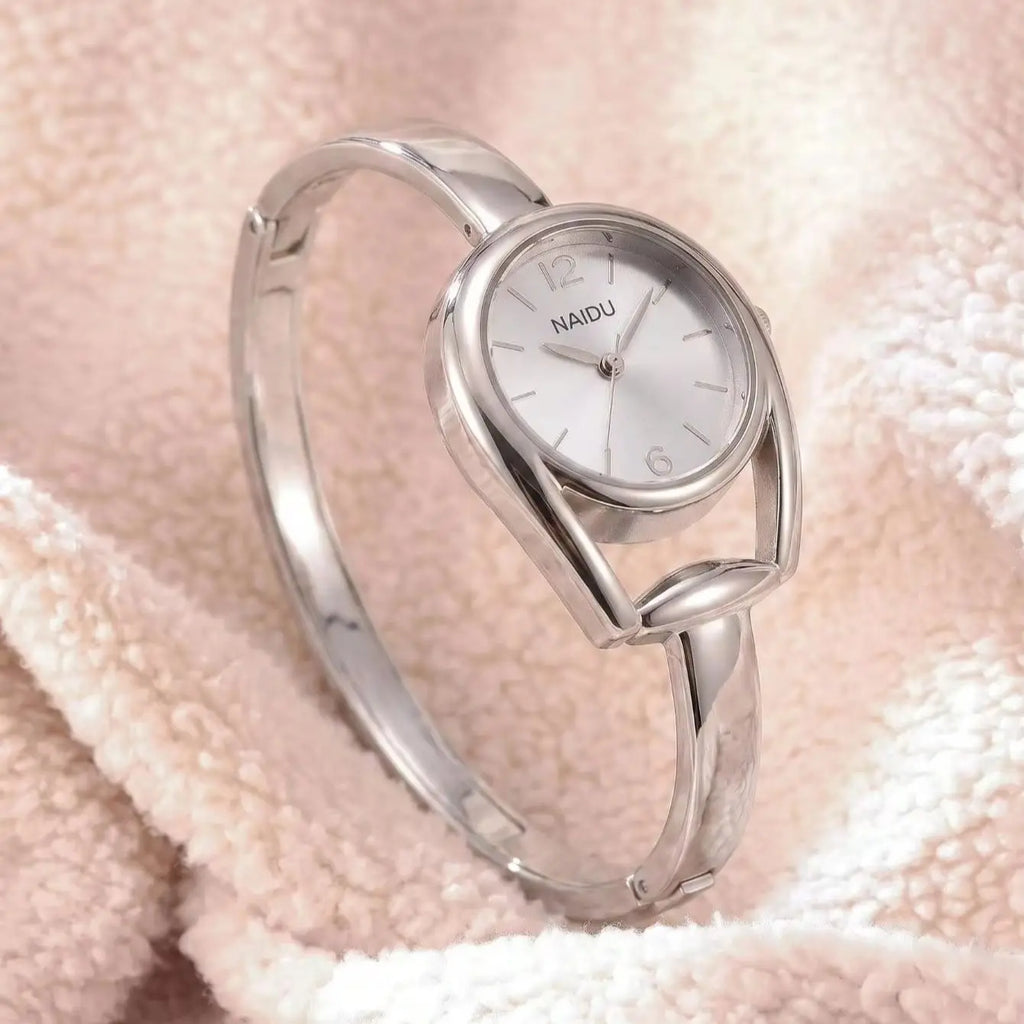 Minimalist Hollow-Out Bracelet Women's Quartz Watch | Nixie Women's Quartz Watch Nixie