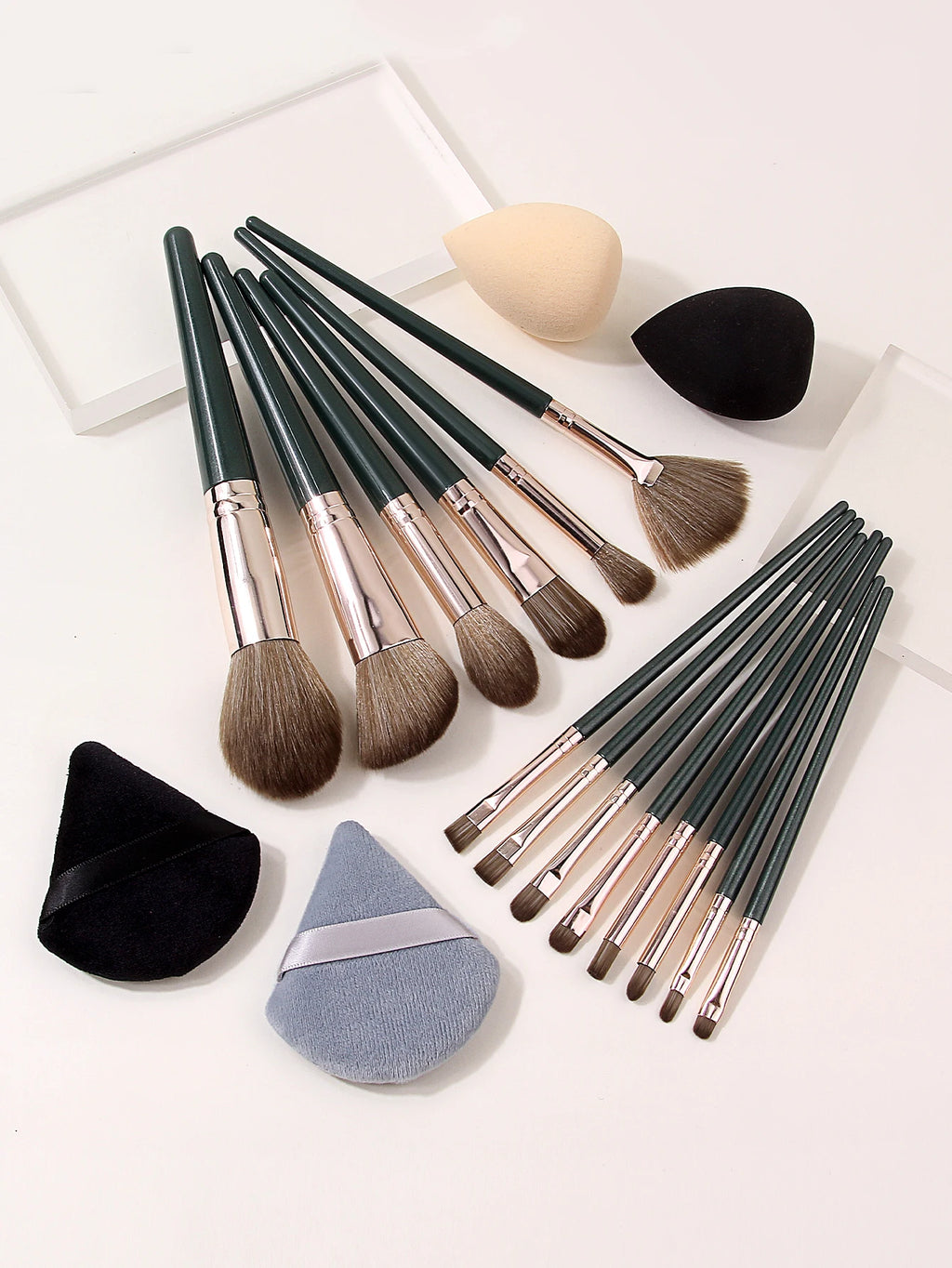18-Piece Makeup Brush Set – Face, Eye, Sponges & Puffs Kit Makeup Brush Set Nixie