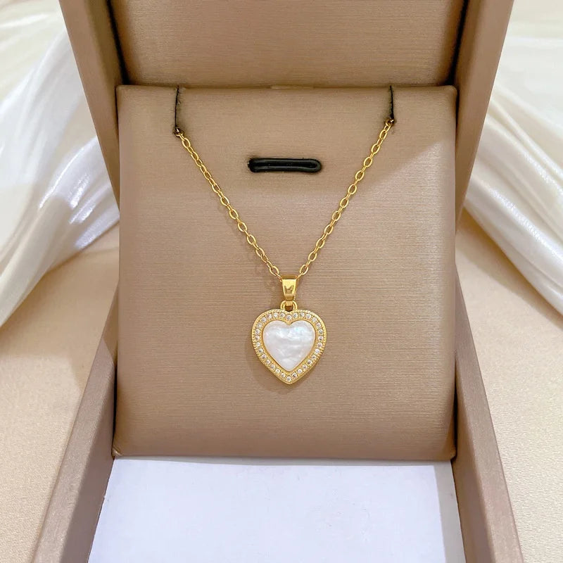 Women's Gold Heart Pendant Necklace – Stainless Steel Choker Pendant Necklace Nixie
