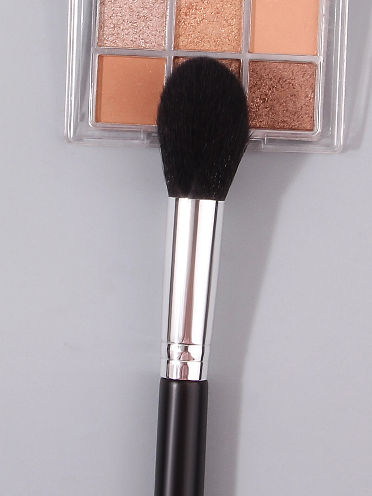 Flame Highlighter Makeup Brush – Soft Blush & Contour Brush
