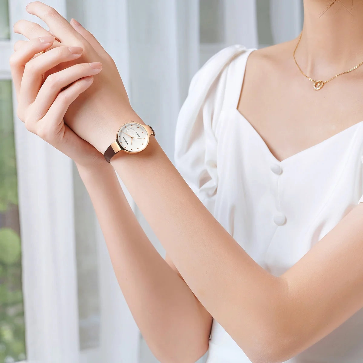 REBIRTH Retro Floral Quartz Watch – Leather Strap, Elegant Quartz Wristwatch Nixie