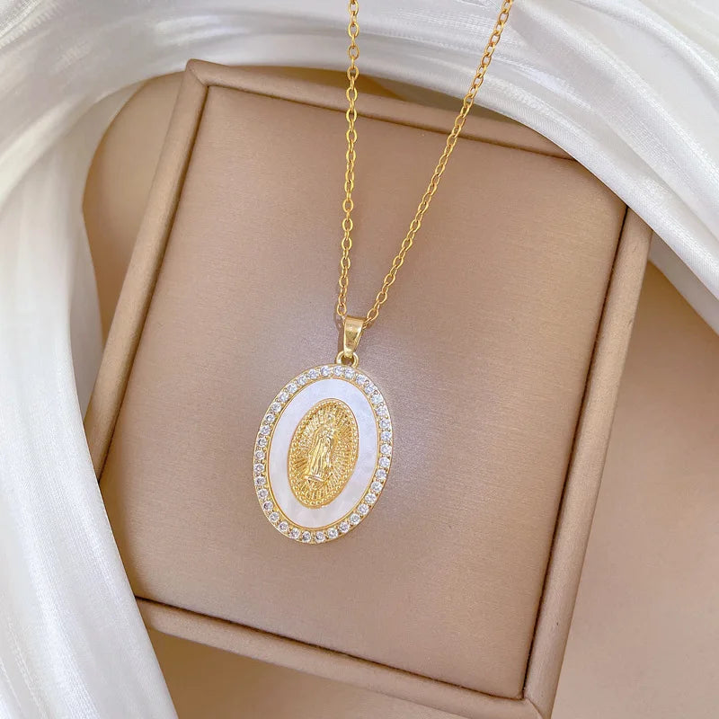Egg-Shape Portrait Pendant Necklace | Gold Clavicle Chain Pendant Necklace Nixie