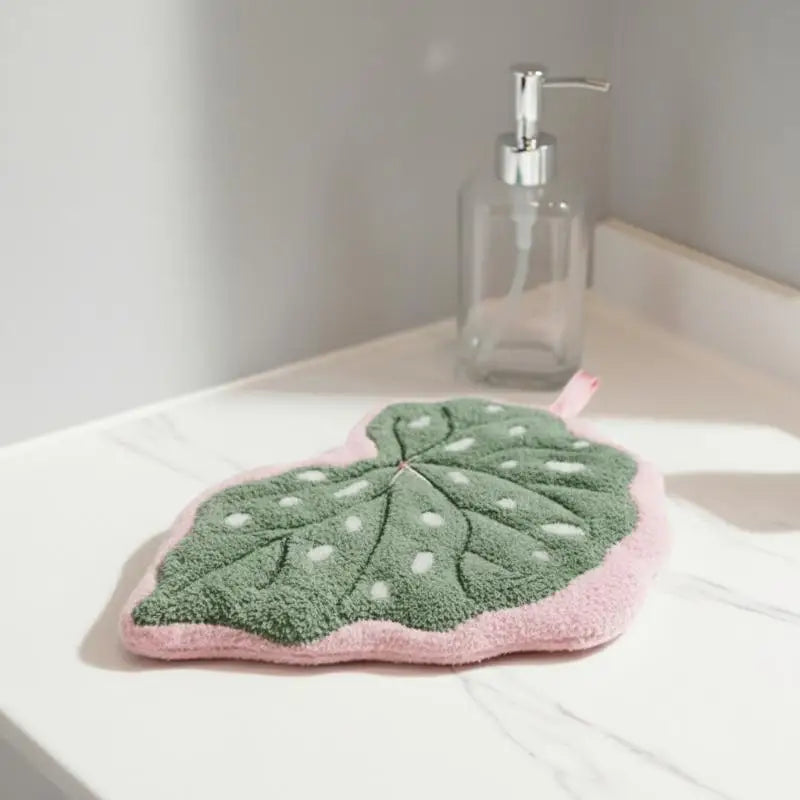 Leaf-Shaped Hand Towel – Soft Coral Fleece Hanging Towel Decorative Hand Towel Nixie