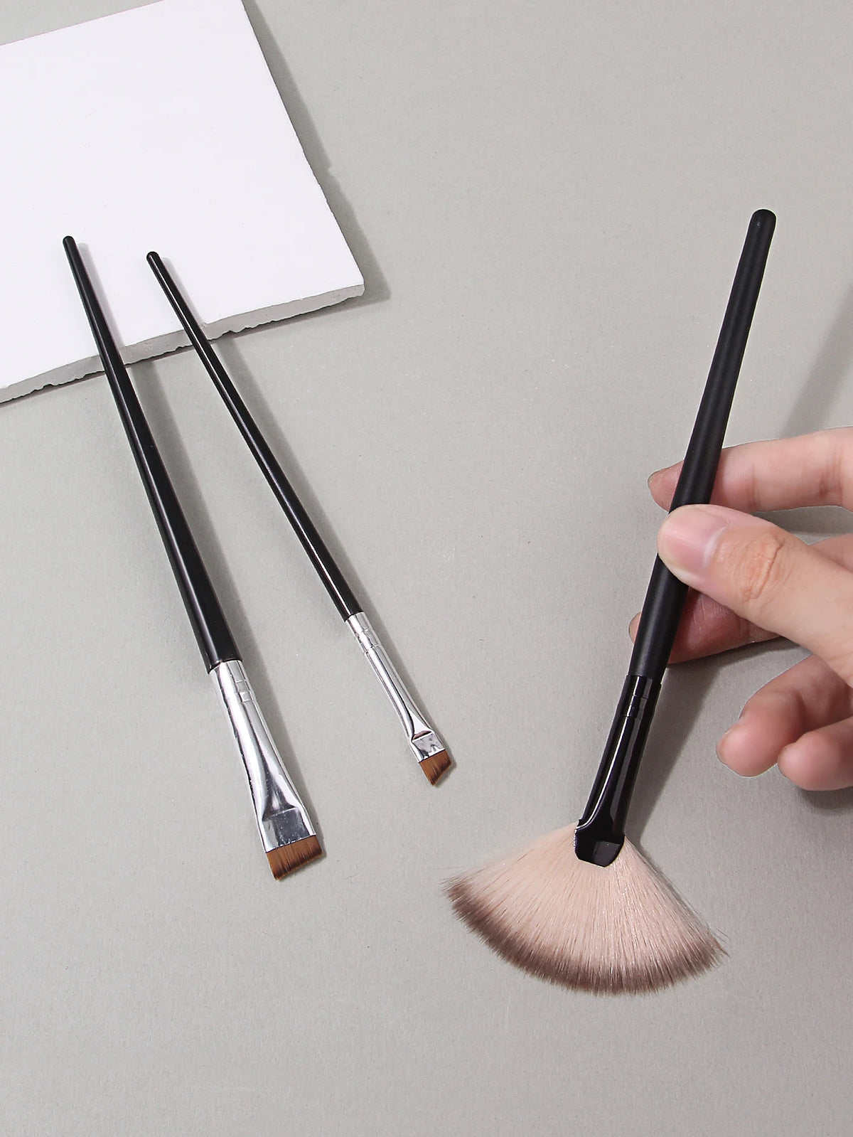 Nixie 3-Piece Makeup Brush Set – Highlighter, Eyebrow & Eyeliner Makeup Brush Set Nixie