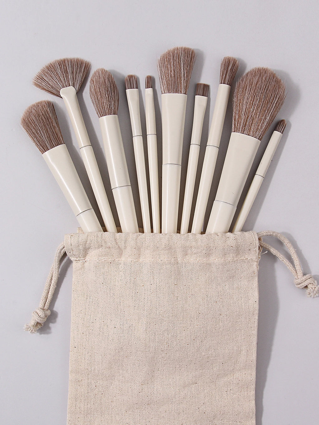10-Piece Synthetic Makeup Brush Set with Powder Puff Makeup Brush Set Nixie