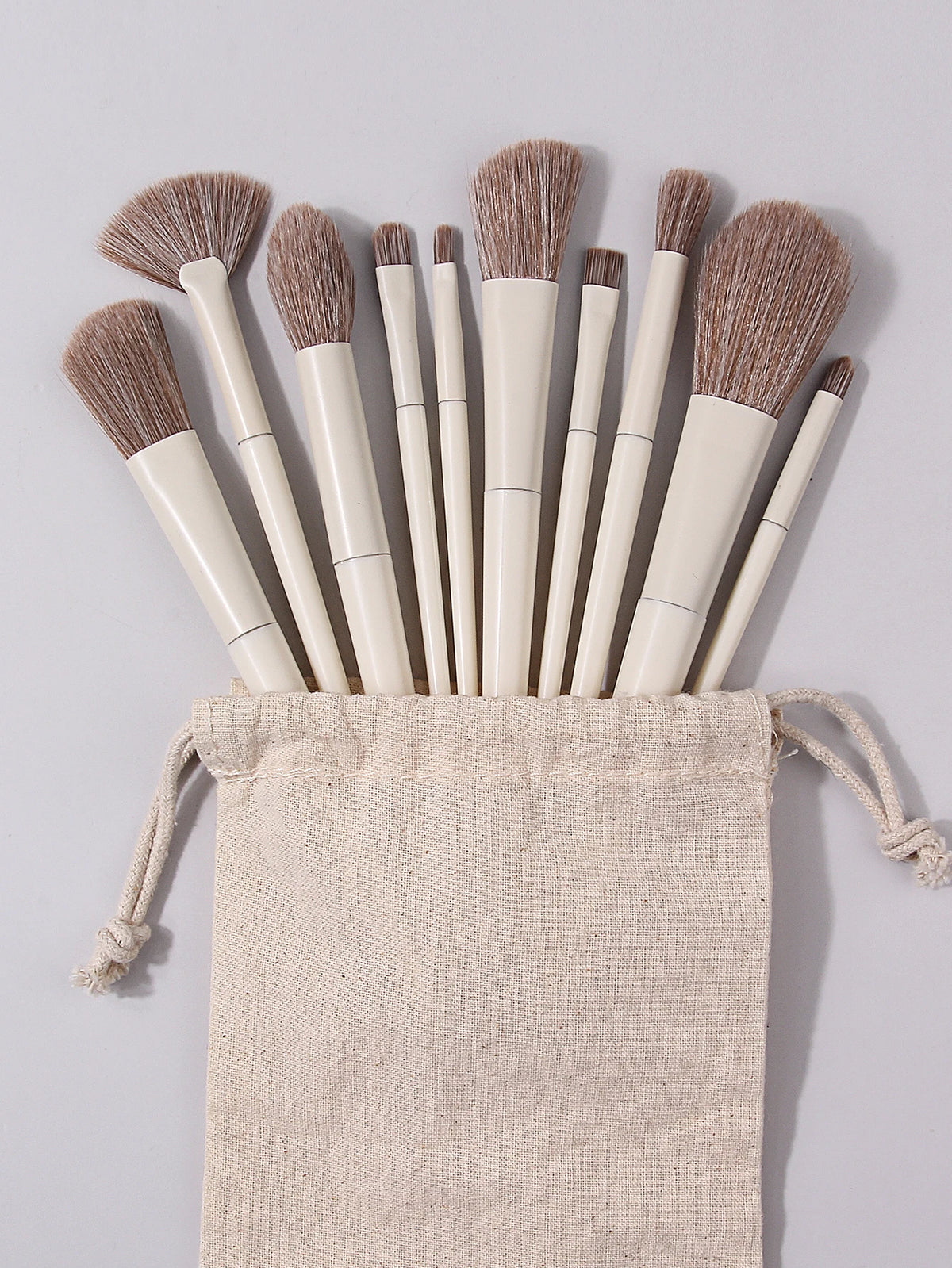 10-Piece Synthetic Makeup Brush Set with Powder Puff Makeup Brush Set Nixie
