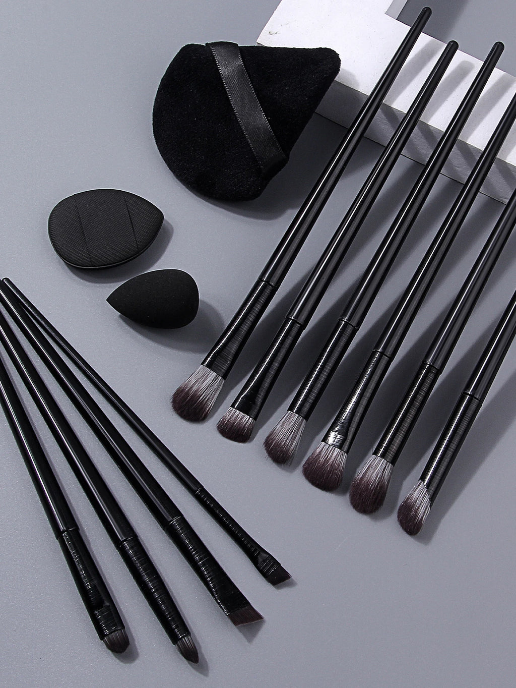 Nixie 13-Pc Eye Makeup Brush Set – Eyeshadow & Contour Eye Makeup Brush Set Nixie