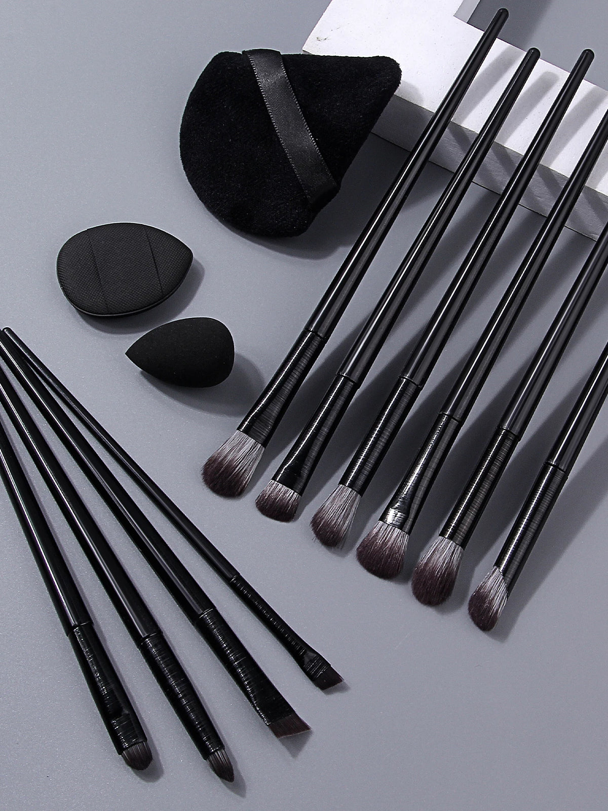 Nixie 13-Pc Eye Makeup Brush Set – Eyeshadow & Contour Eye Makeup Brush Set Nixie