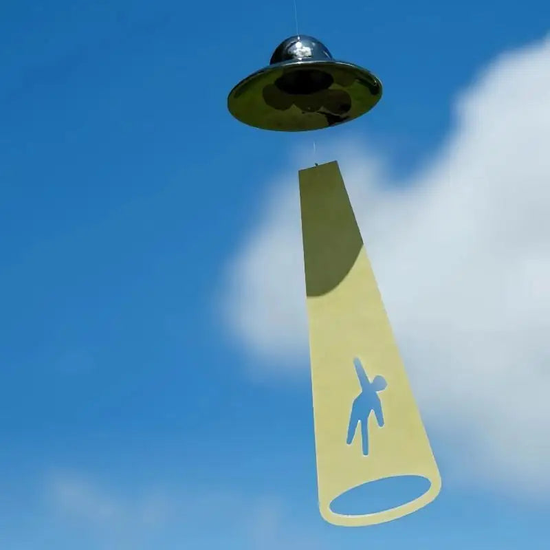 UFO Alien Abduction Wind Chime – Glowing Sci-Fi Decor Gift