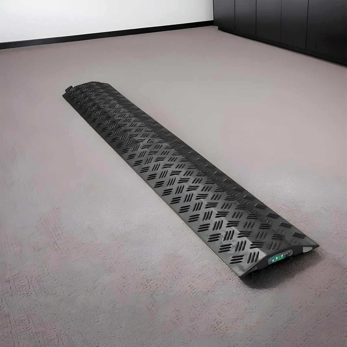 Cable Ramp Floor Cord Protector – Anti-Slip Speed Bump Cable Protector Ramp Nixie