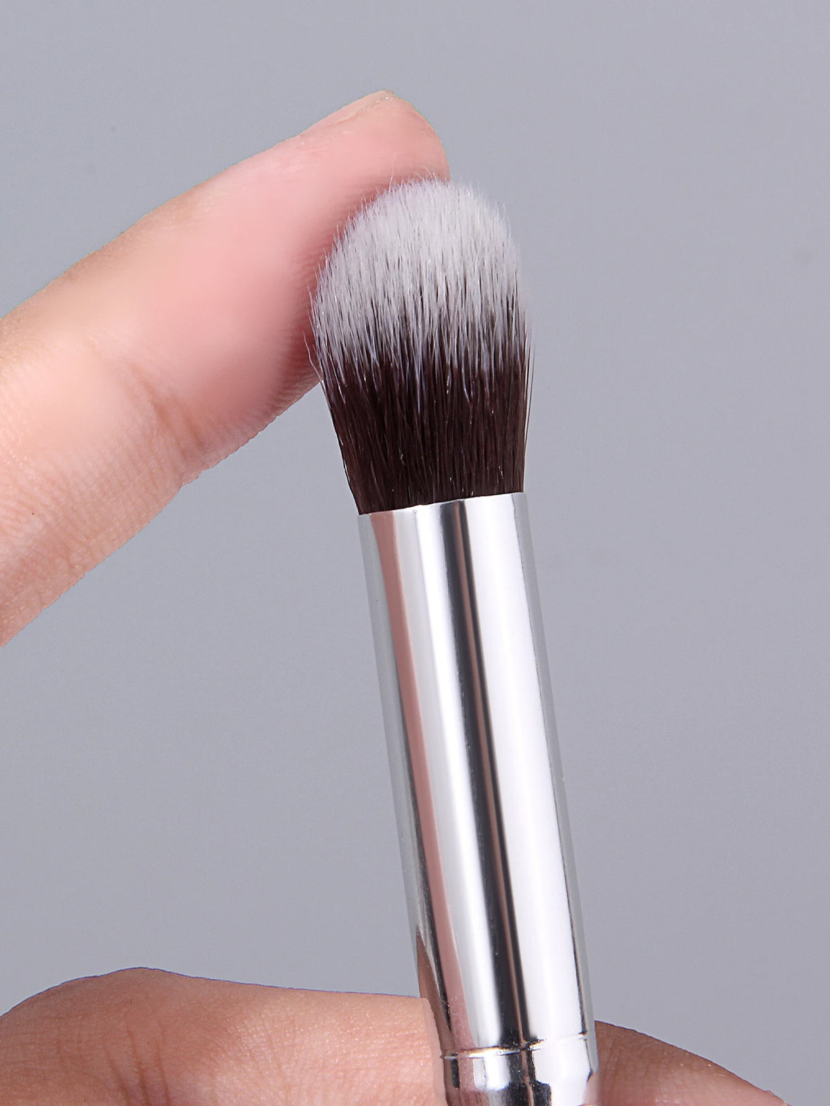 Makeup Brush Set – Concealer, Eyeshadow, Highlighter & Contour Makeup Brush Set Nixie