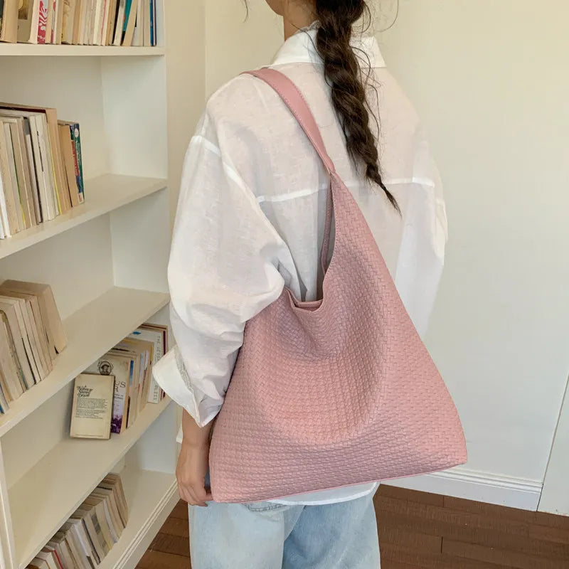 Retro Minimalist Soft Leather Shoulder Bag for Women – Nixie