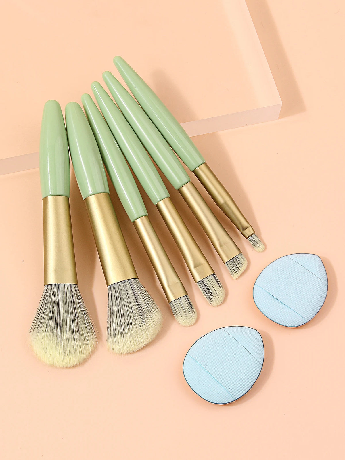 8-Piece Makeup Brush Kit – Soft Synthetic Brushes & Finger Puffs Makeup Brush Set Nixie