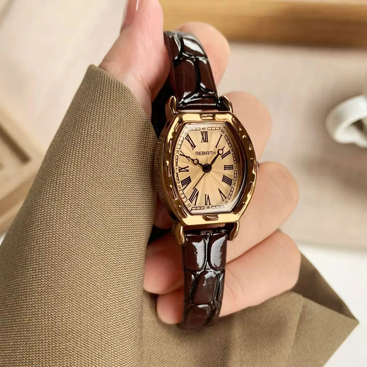 REBIRTH Women's Quartz Watch – Leather Strap & Roman Numerals Women's Quartz Watch Nixie