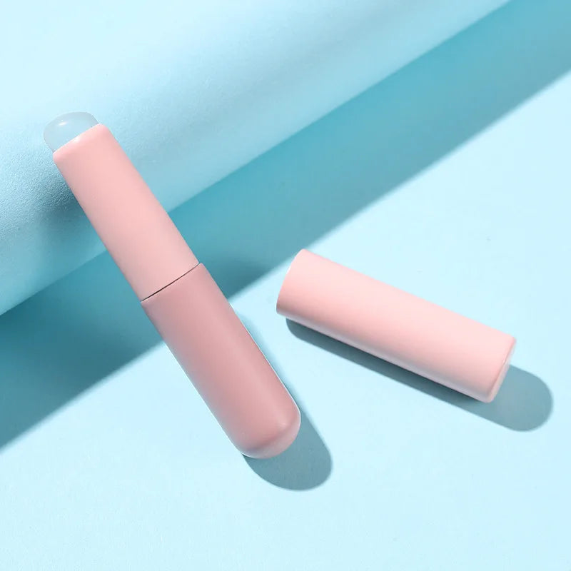 Silicone Lip Brush with Cover – Mini Portable Cosmetic Tool Lip Makeup Brush Nixie Pink