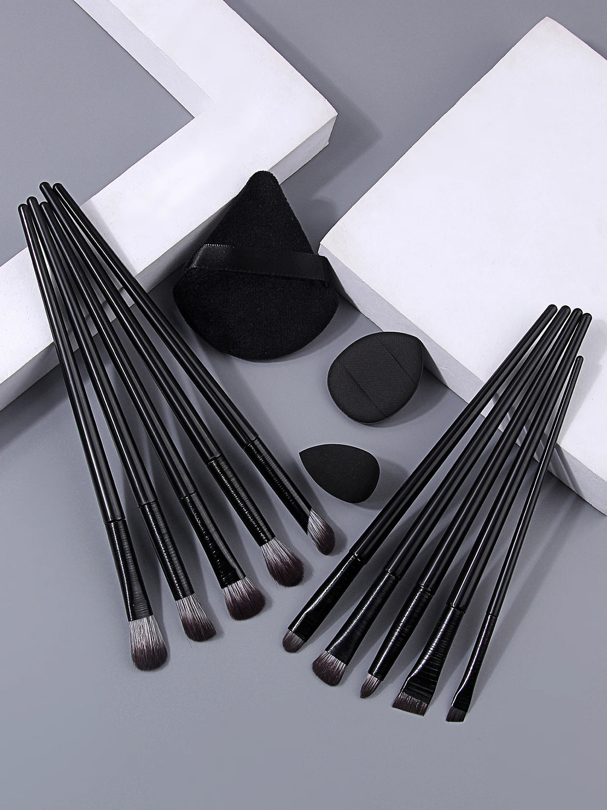 Nixie 13-Pc Eye Makeup Brush Set – Eyeshadow & Contour Eye Makeup Brush Set Nixie