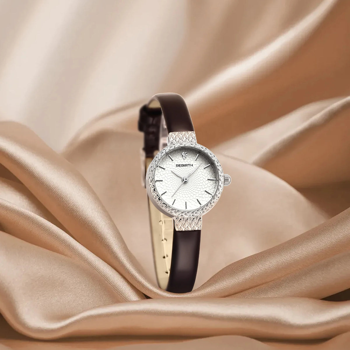 Roman Numeral Leather Quartz Watch – Elegant & Versatile Quartz Wristwatch Nixie