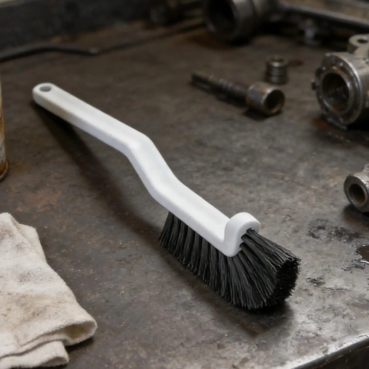 360° Crevice Cleaning Brush – Bathroom, Tile & Grout Scrubber