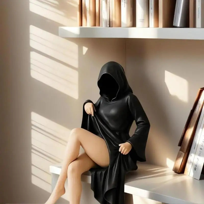 Gothic Black Robe Girl Figurine – Dark Aesthetic Statue Gothic Figurine Nixie